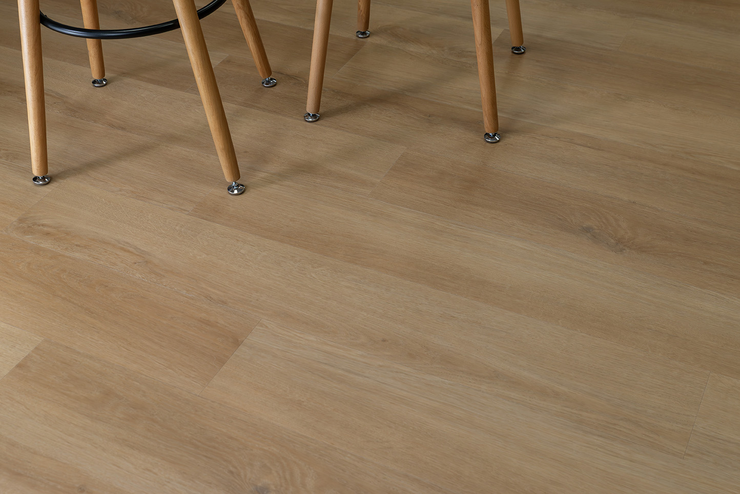 Harmony Oak 18x122 | Newker