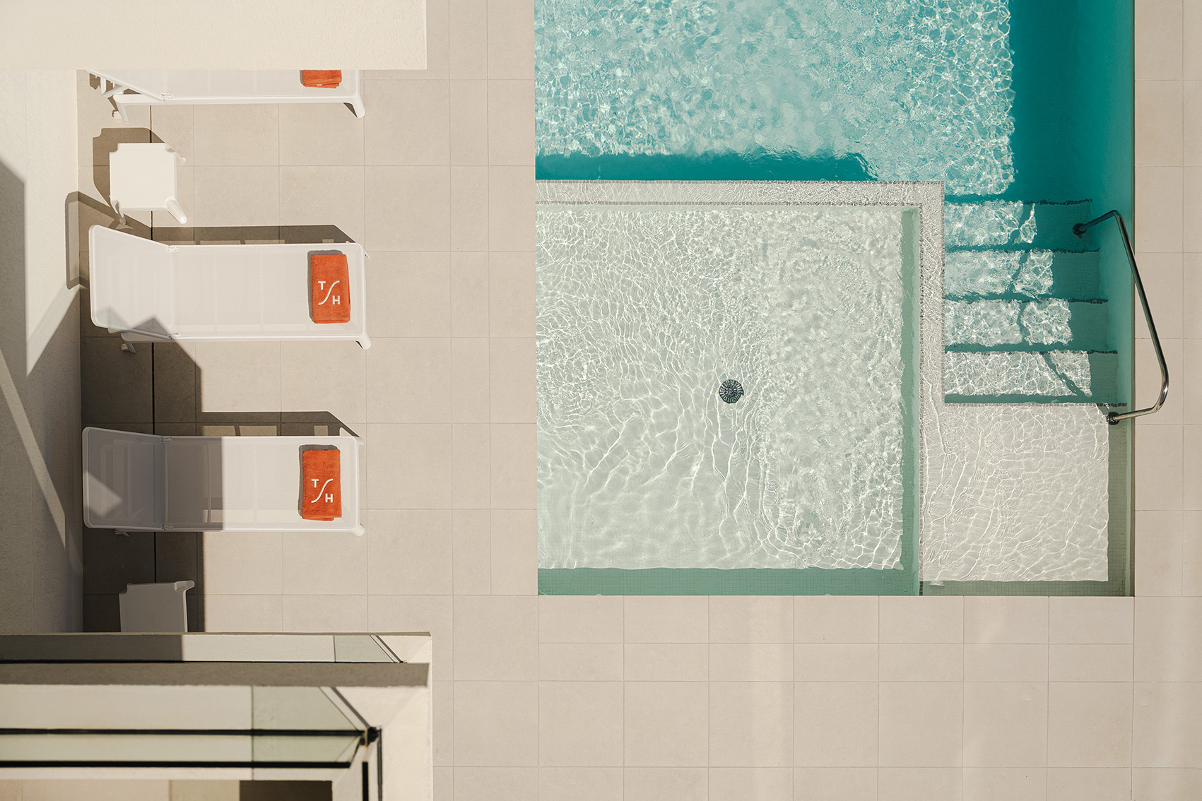 Almar Suites | Newker