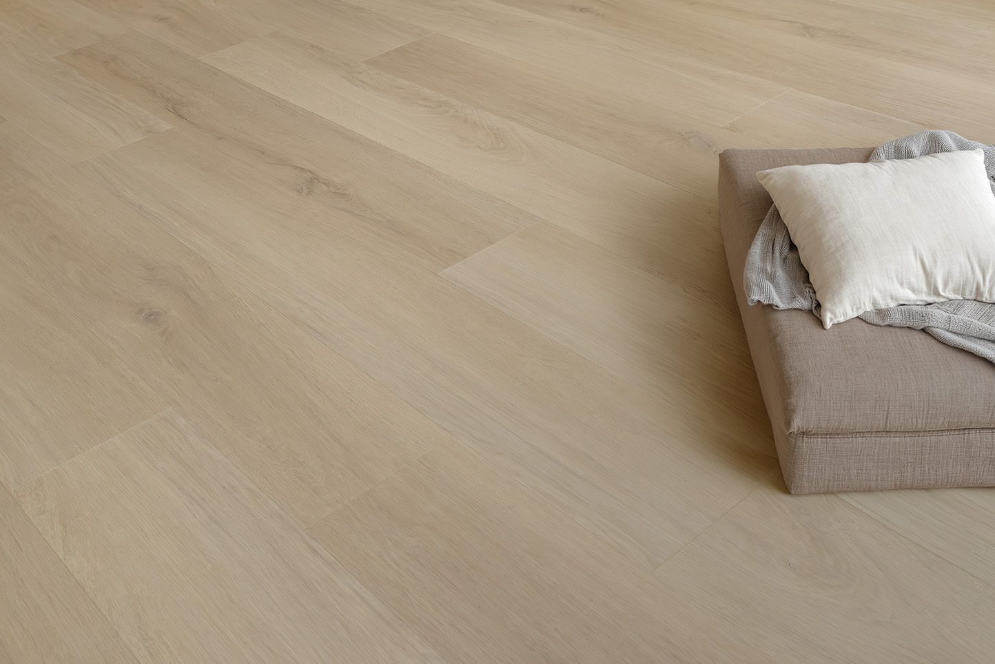 Harmony Ivory 18x122 | Newker