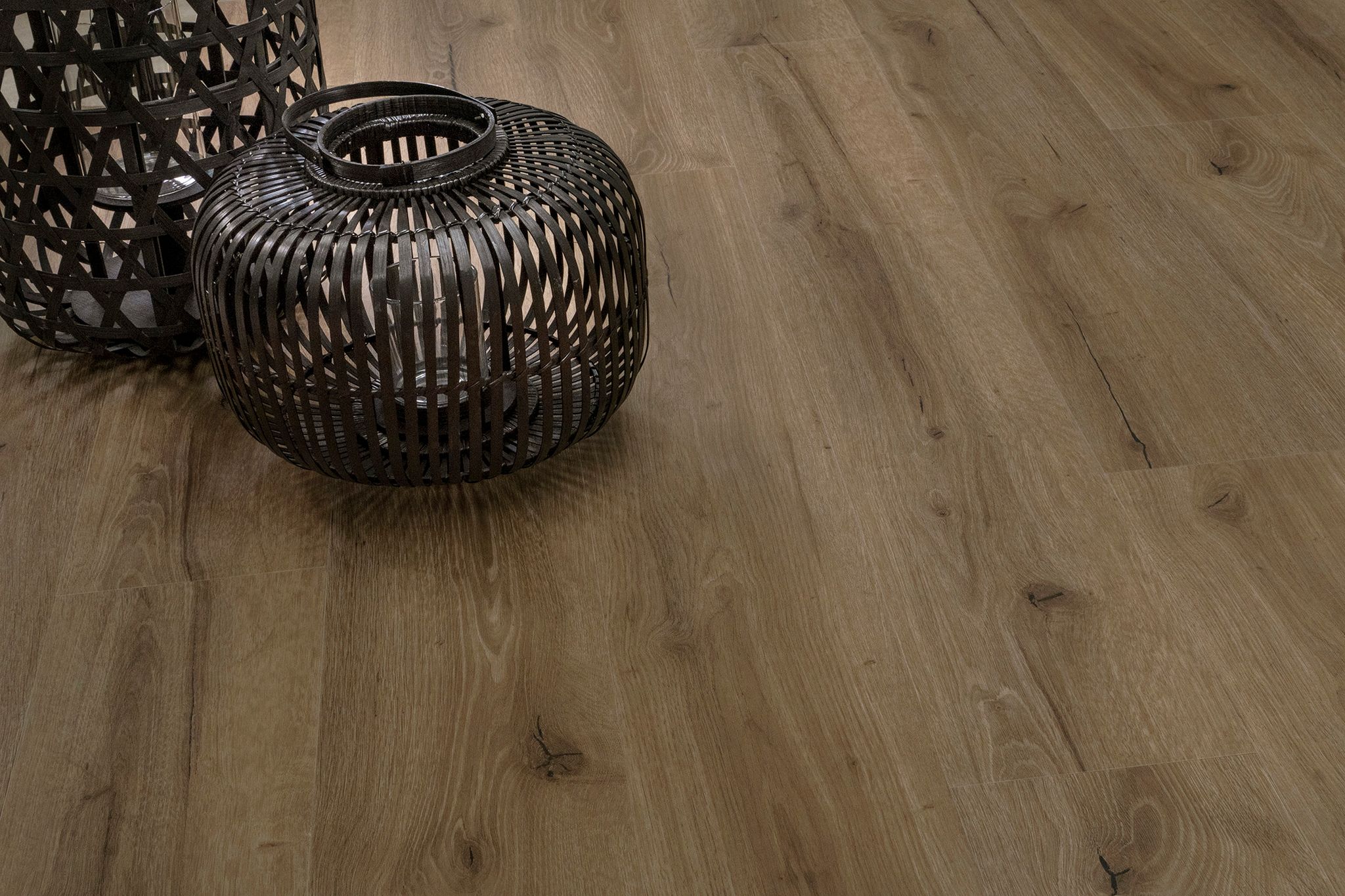 SPC Bosco Walnut 5 | Newker